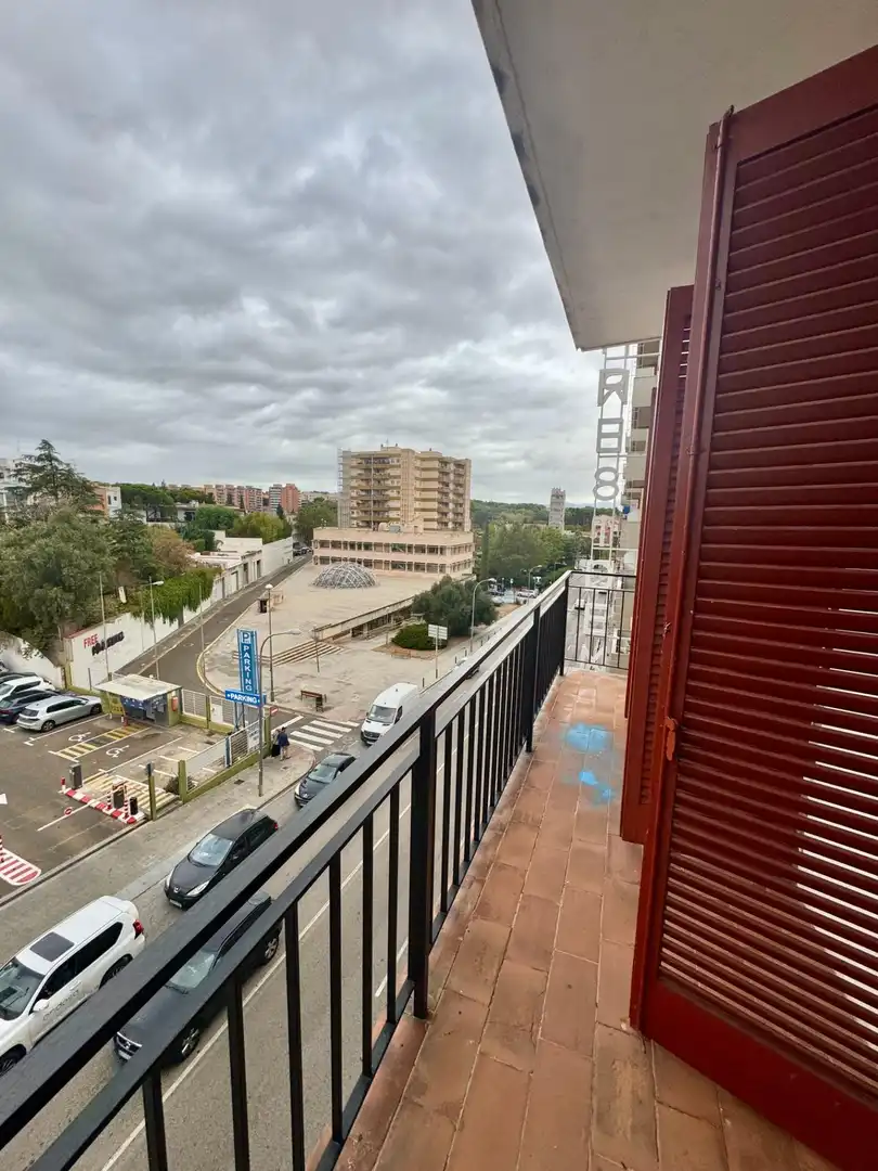 Außenansicht von Gebäude zum Verkauf in Figueres