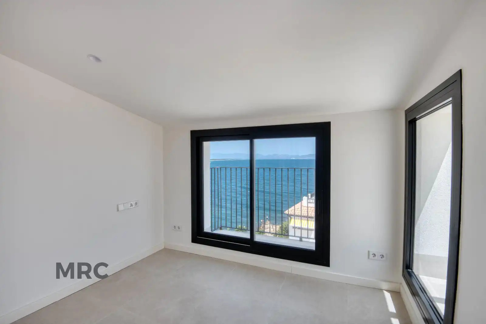 Dormitori de Pis en venda en L'Escala amb Aire condicionat i Terrassa