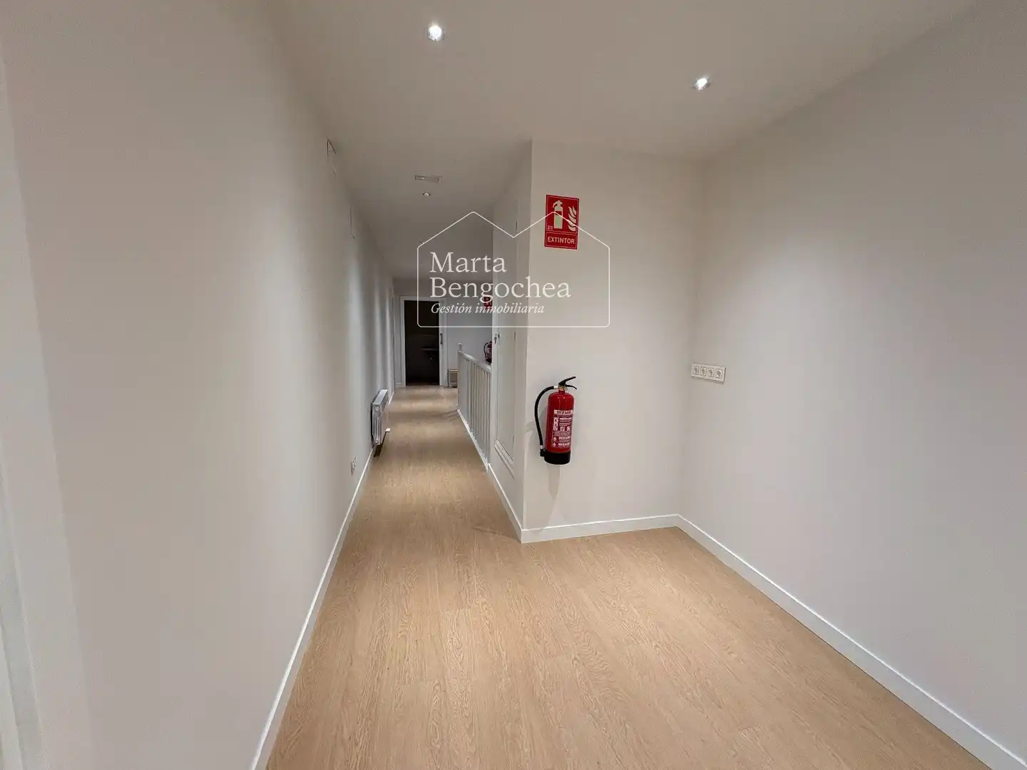 Oficina de lloguer en San Martín 