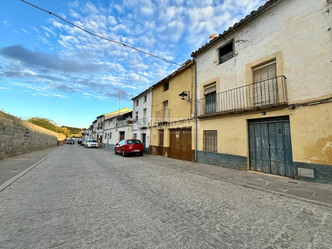 Vista exterior de Casa adosada en venda en Úbeda