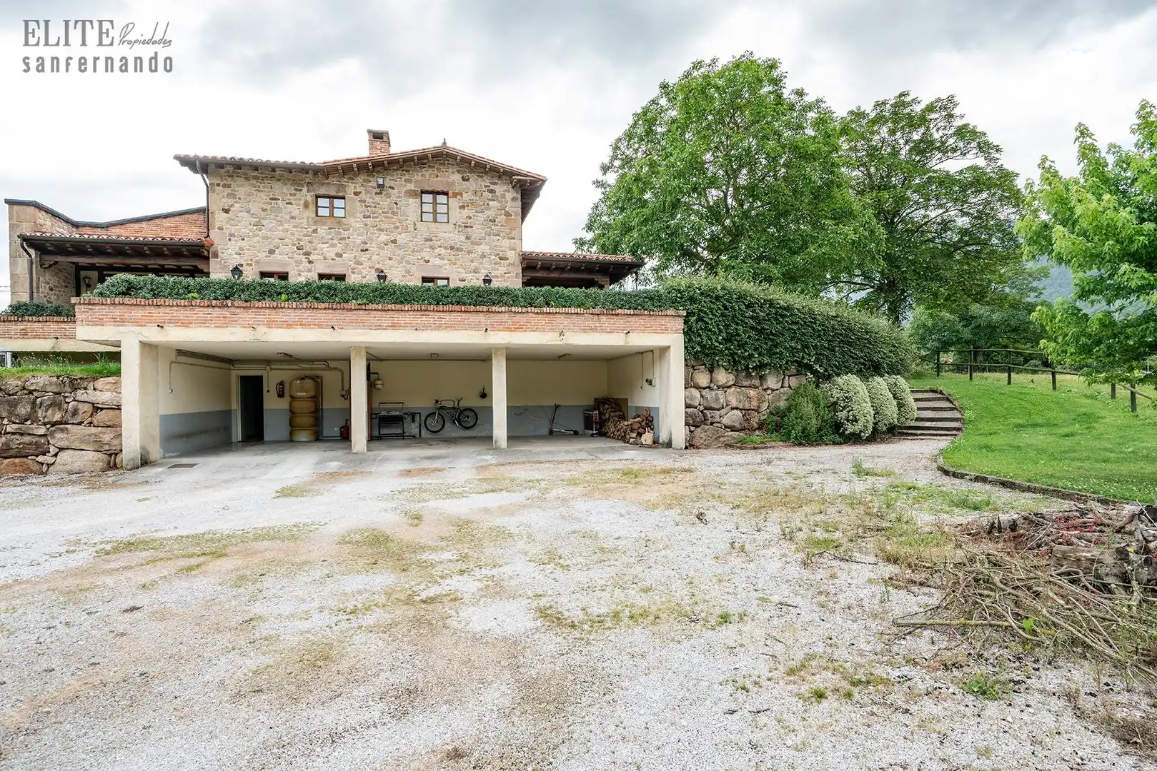 Vista exterior de Casa o chalet en venta en Bárcena de Pie de Concha con Calefacción, Jardín privado y Terraza