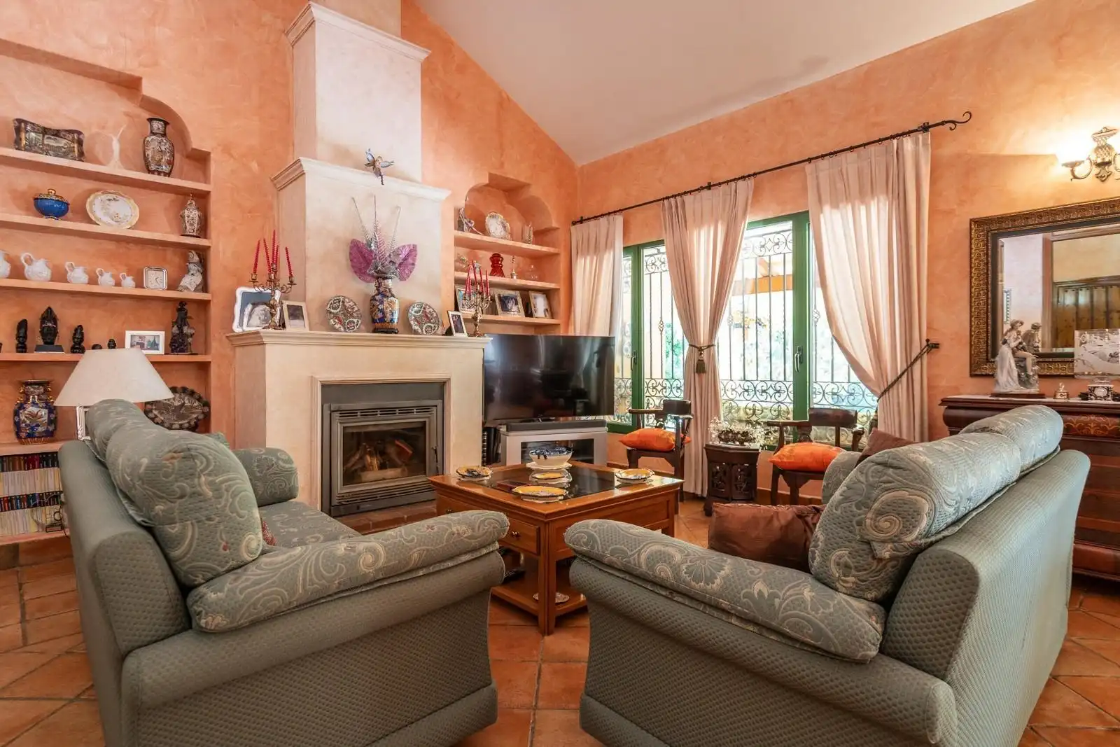 Sala de estar de Finca rústica en venta en Chinchón con Aire acondicionado, Calefacción y Jardín privado
