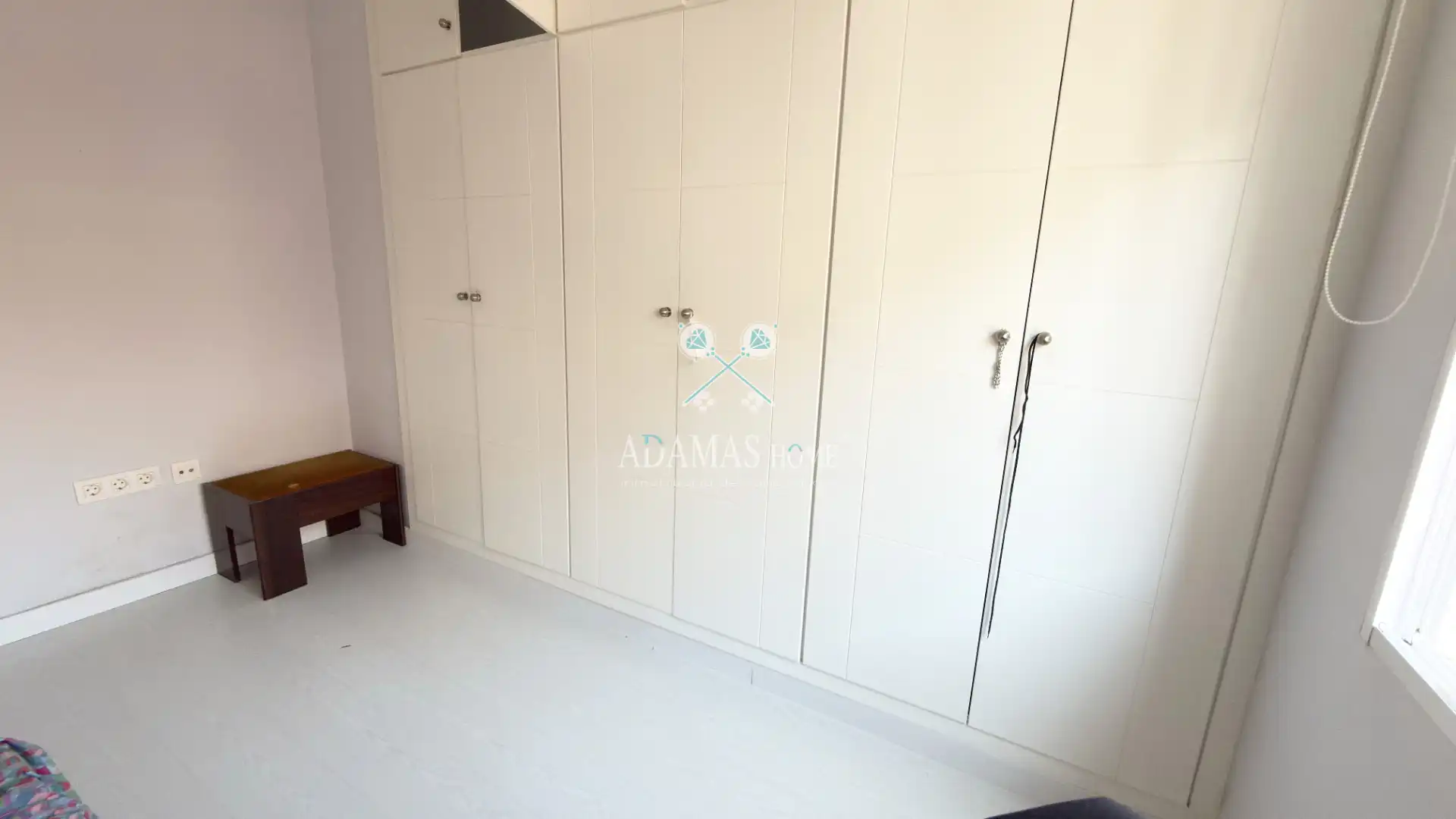 Bedroom of Flat for sale in Sevilla  with Air Conditioner and Balcony