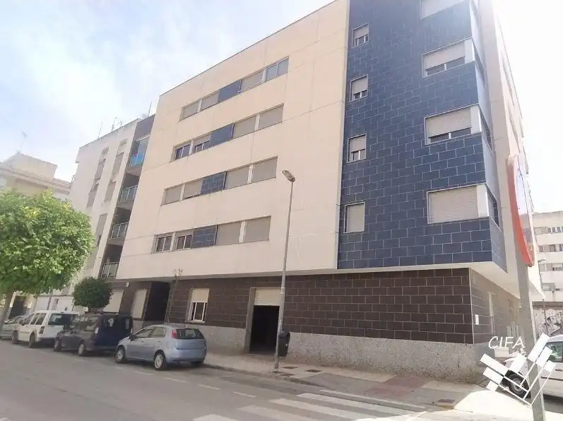 Local comercial en alquiler en Calle de San Andrés, imagen 2
