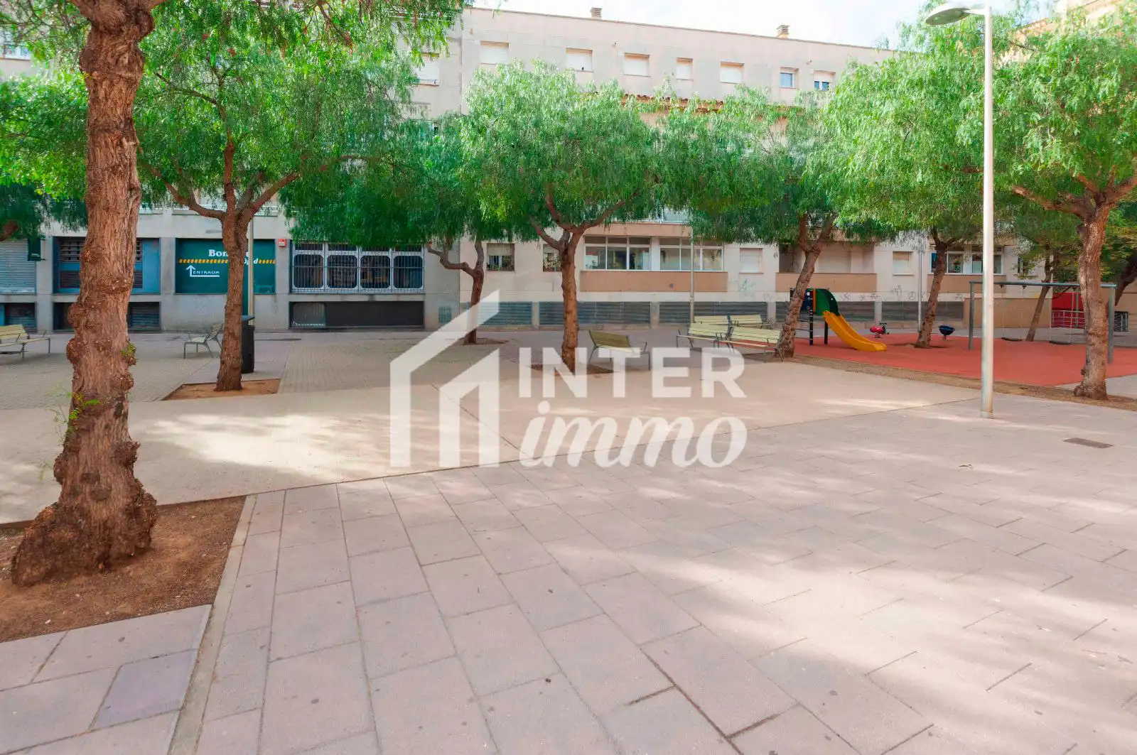 Locale commerciale in vendita a Calle Puig Rom 106