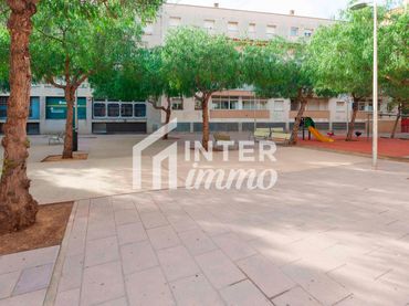 Locale commerciale in vendita a Calle Puig Rom 106