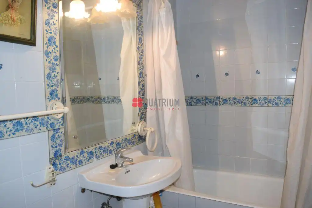 Baño de Piso en venta en Santiago de Compostela  con Trastero