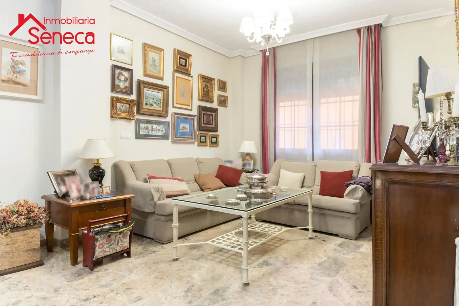 Sala de estar de Casa adosada en venta en Córdoba con Aire acondicionado, Calefacción y Jardín privado