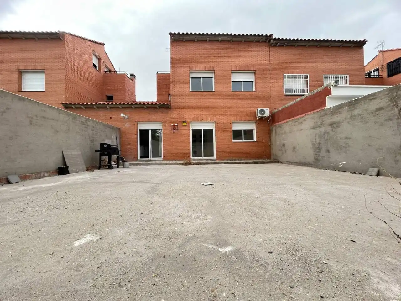 Vista exterior de Casa adosada en venta en Magán con Aire acondicionado, Terraza y Alarma