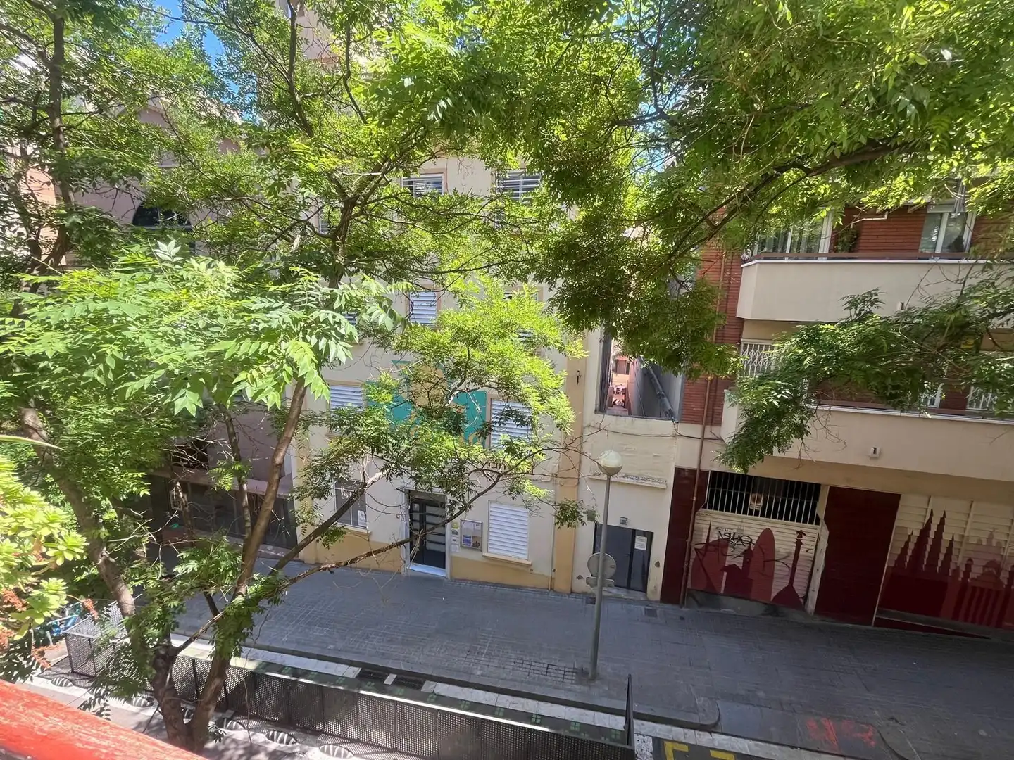 Außenansicht von Wohnung zum Verkauf in Barcelona mit Klimaanlage und Heizung