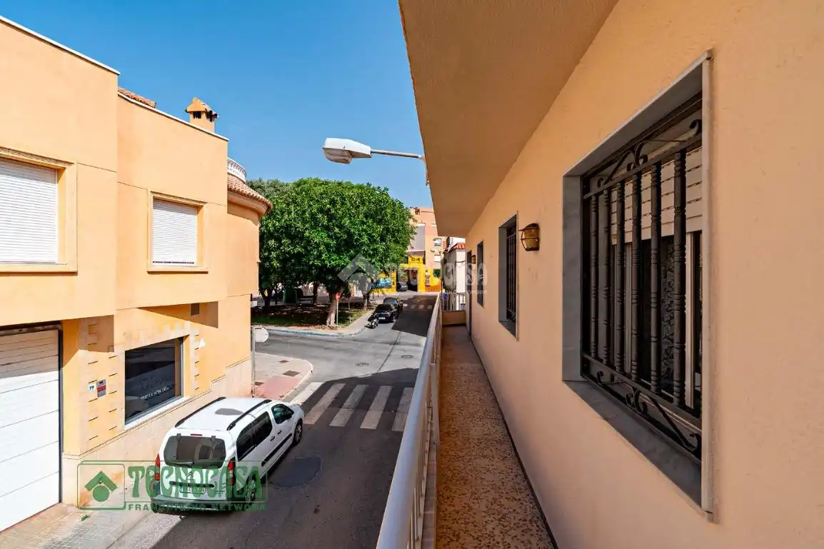 Vista exterior de Casa o xalet en venda en El Ejido