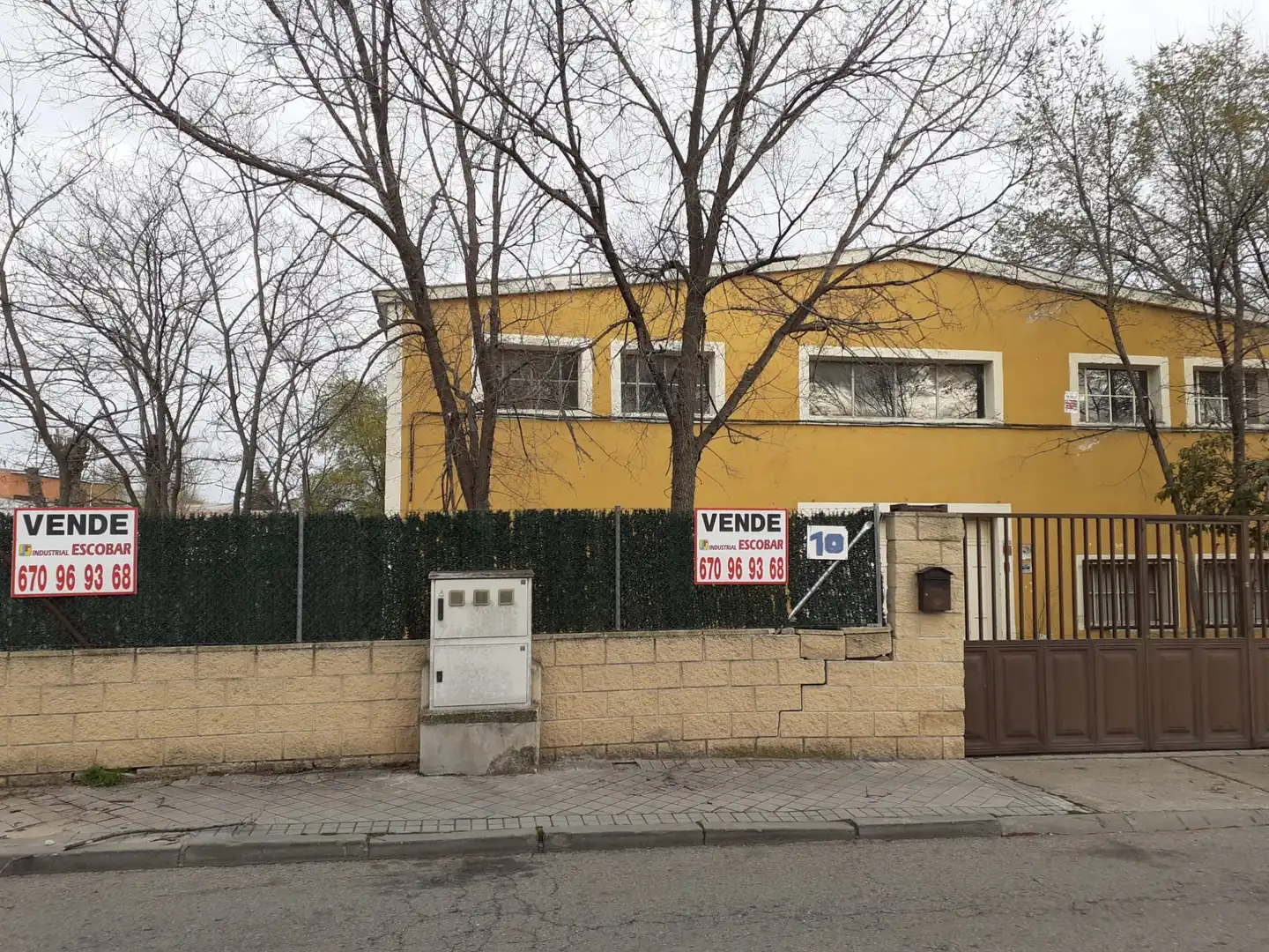 Industrial building for sale in Pasaje Ana María del Valle 10, imagen 2