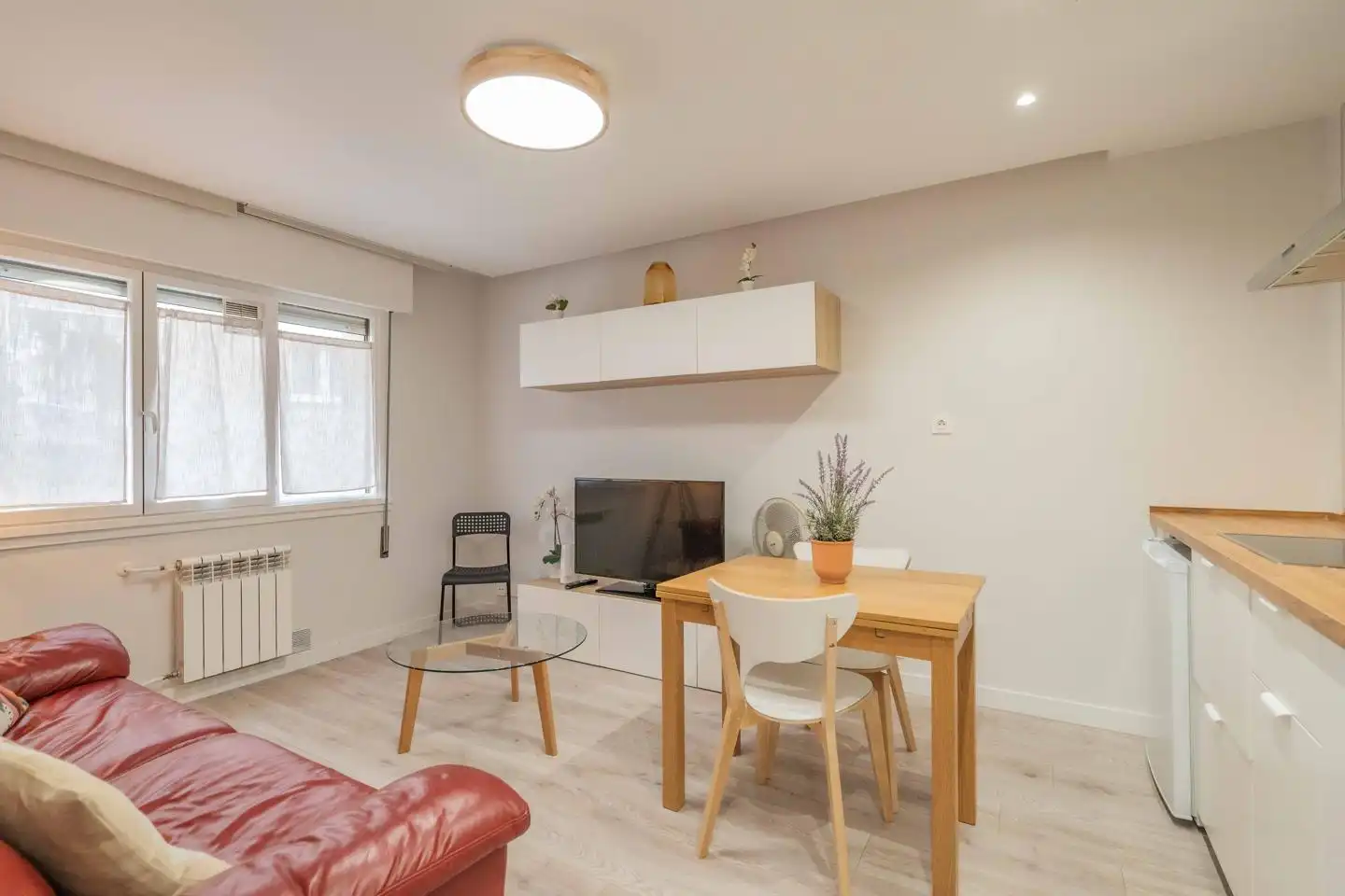 Sala de estar de Piso de alquiler en Oviedo  con Calefacción, Amueblado y Internet