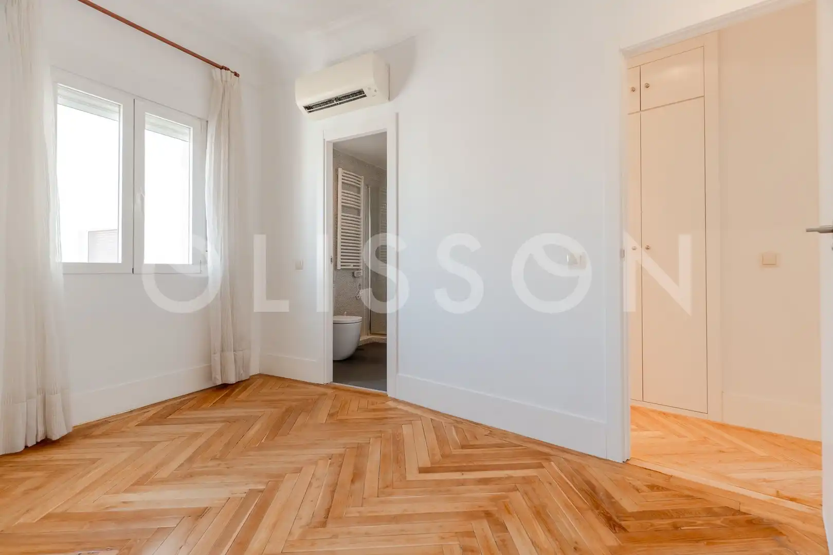 Bedroom of Attic for rent in Madrid  with Air Conditioner, Terrace and Storage room