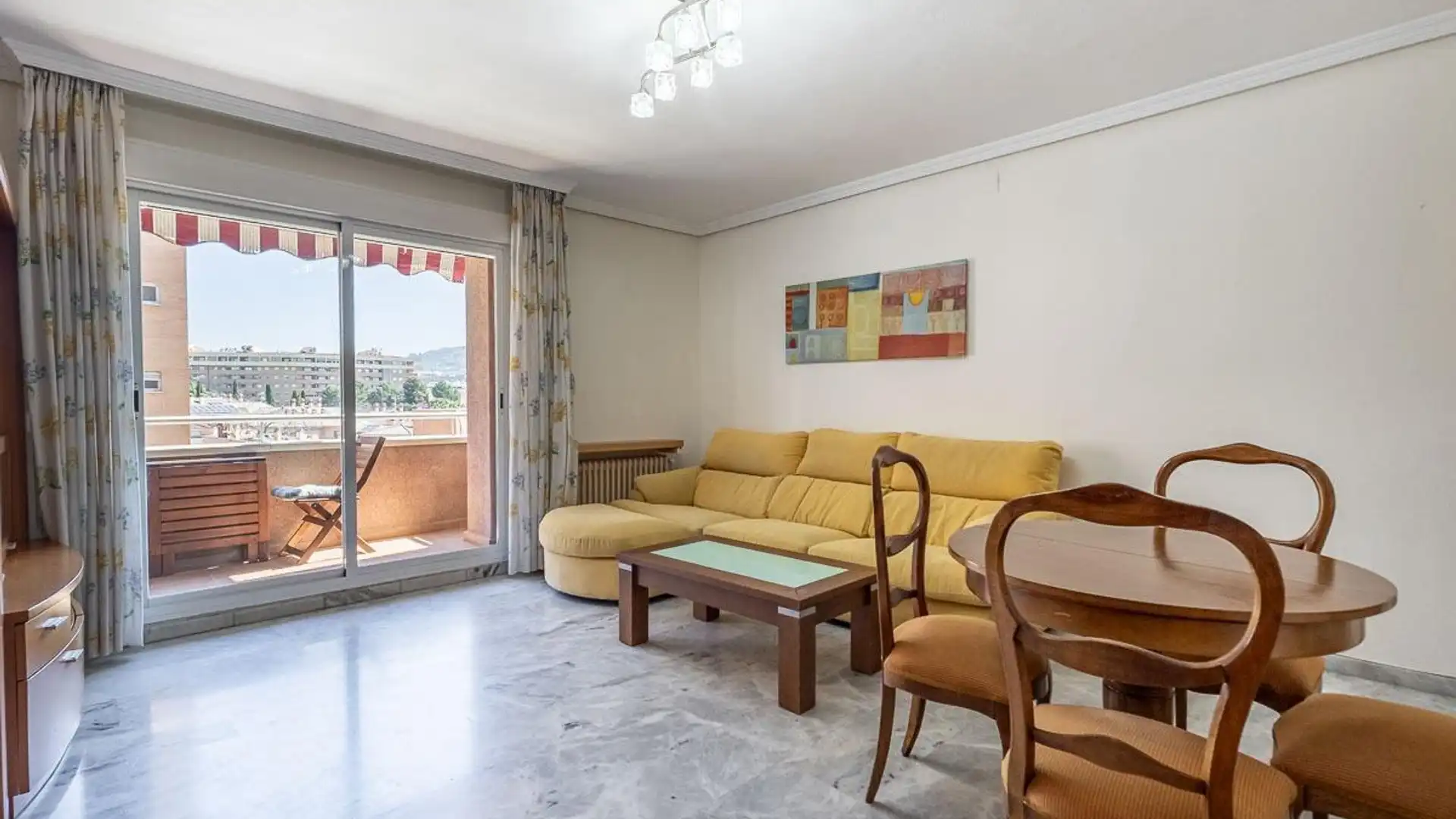 Habitación de Piso de alquiler en  Granada Capital con Trastero