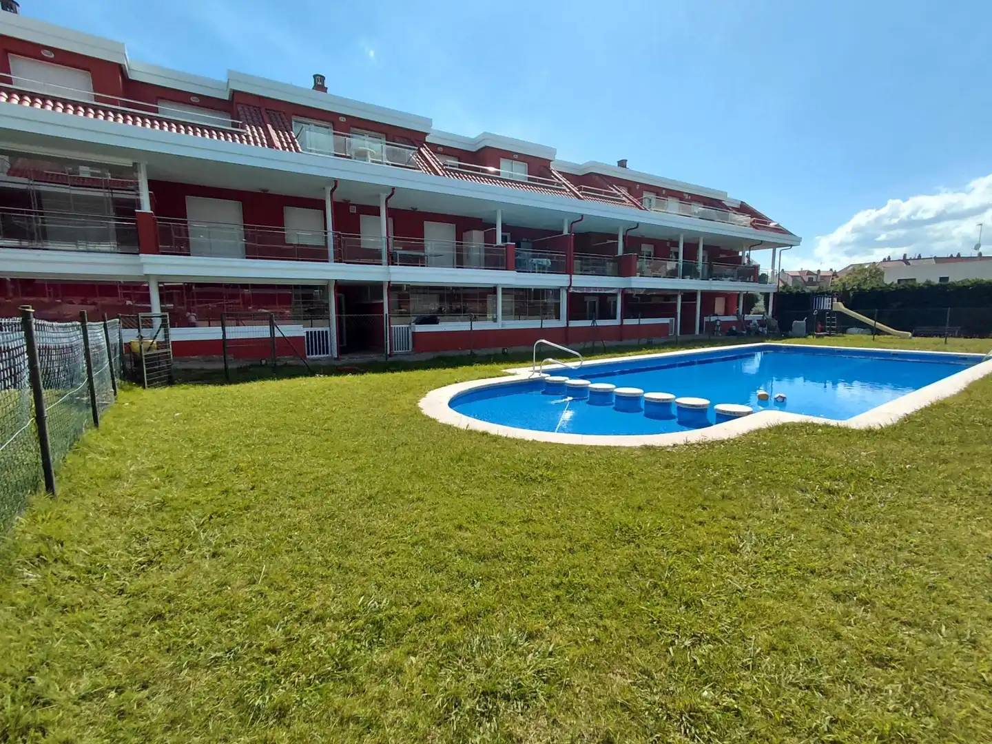 Piscina de Piso en venta en Vilagarcía de Arousa con Calefacción, Jardín privado y Terraza