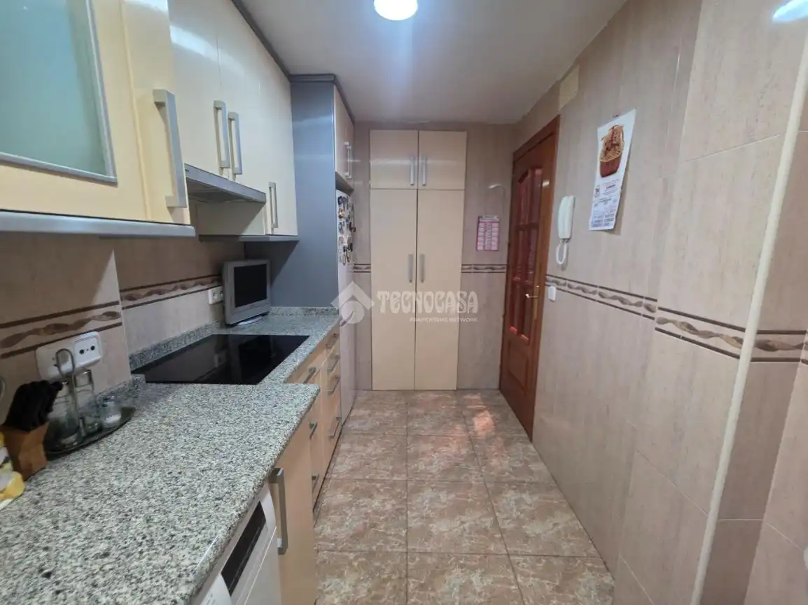 Küche von Wohnung zum Verkauf in Alcorcón mit Heizung, Parkett und Terrasse