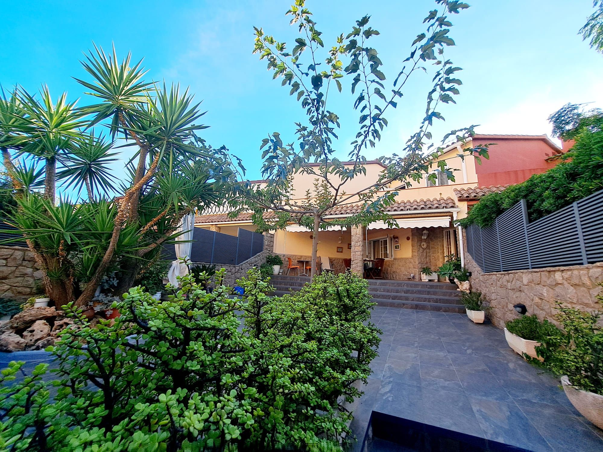 Single-family semi-detached for sale in Carrer Remolins, Torreón - La Almadraba