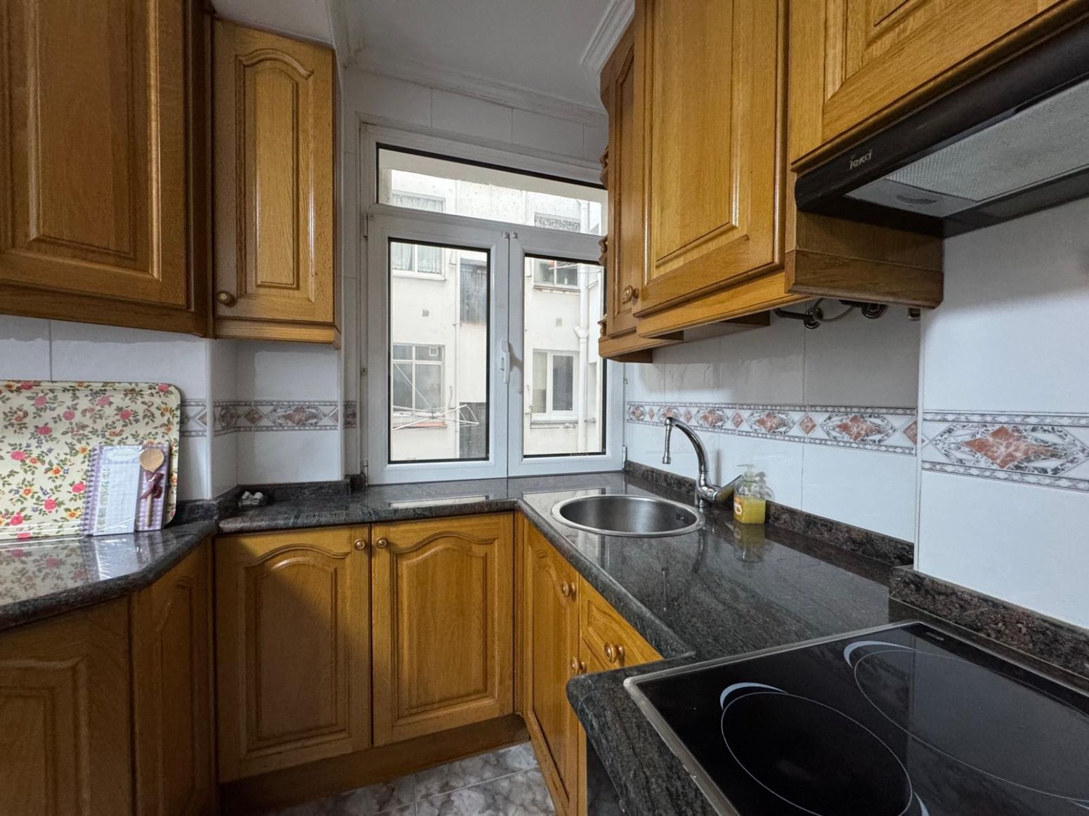 Cuina de Pis en venda en Gijón  amb Calefacció, Traster i Balcó