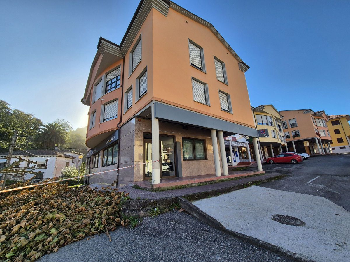 Vista exterior de Local en venda en Cudillero