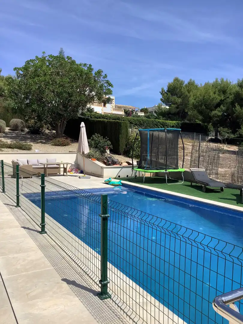 Schwimmbecken von Haus oder Chalet zum Verkauf in Calvià mit Klimaanlage, Privatgarten und Terrasse