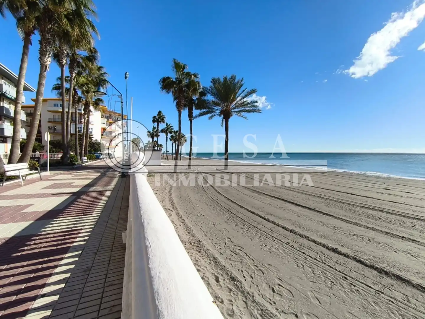 Vista exterior de Piso en venta en Torrox con Aire acondicionado, Calefacción y Terraza