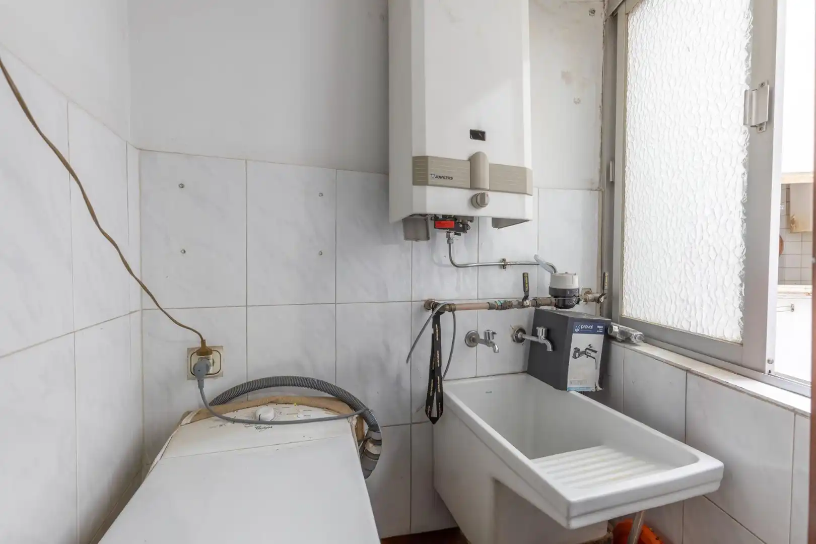 Badezimmer von Wohnung zum Verkauf in Granada mit Balkon
