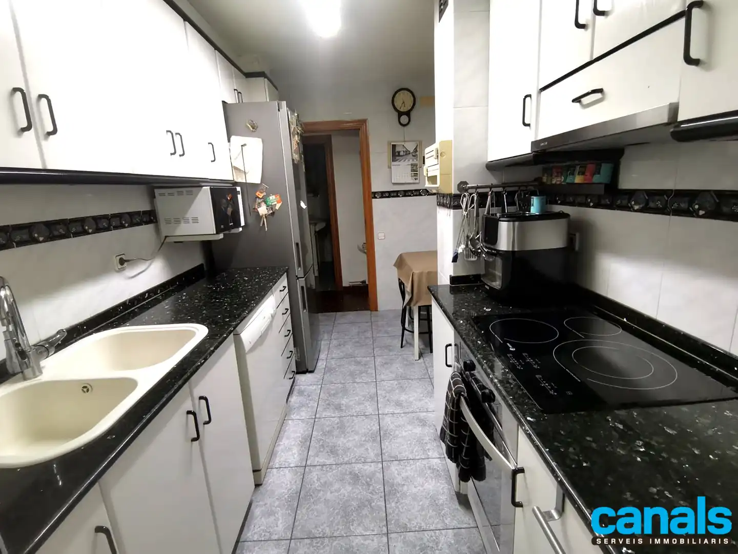 Cocina de Piso en venta en Cerdanyola del Vallès con Calefacción, Horno y Balcón