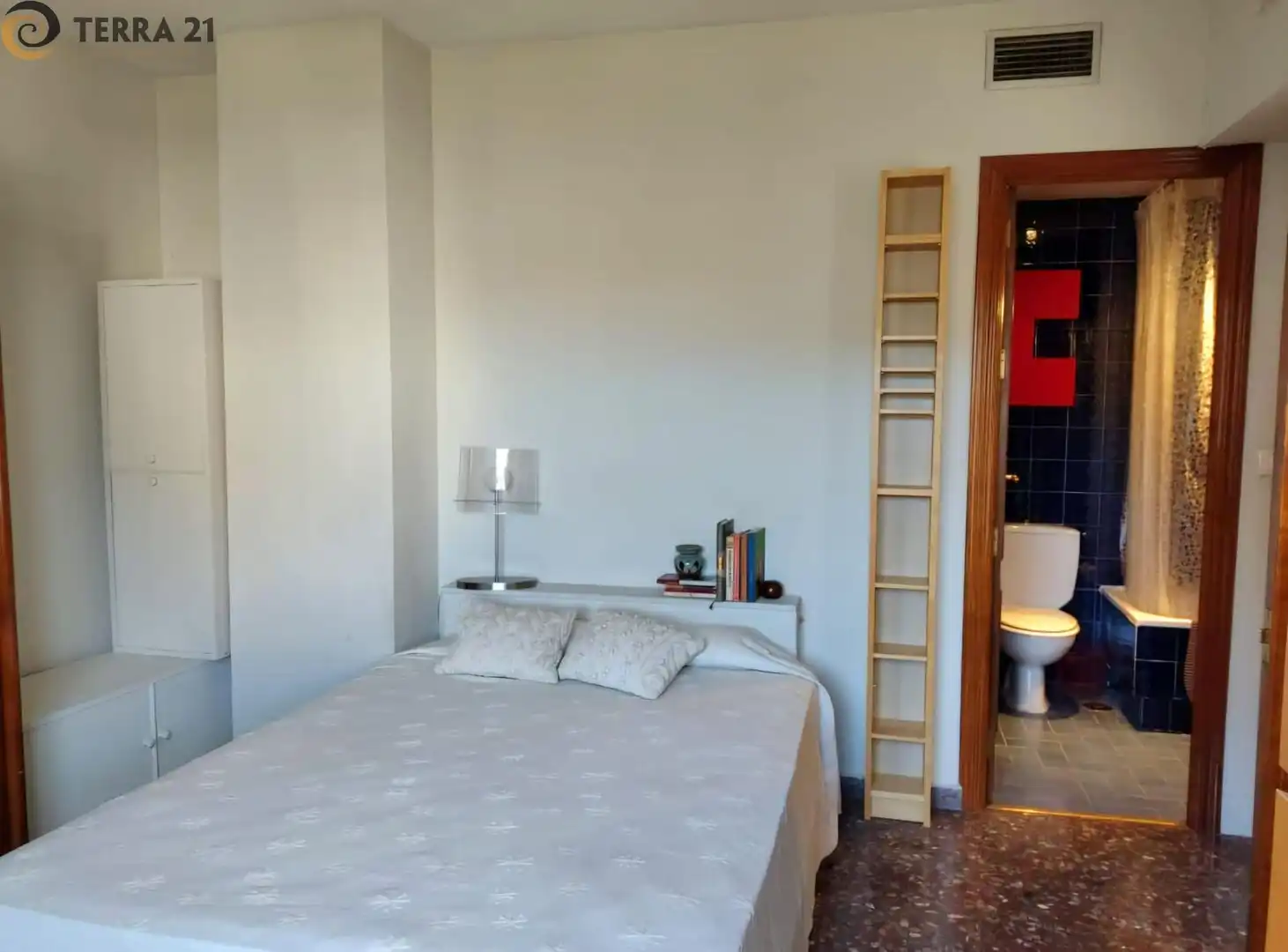 Habitación de Piso de alquiler en Jaén con Amueblado