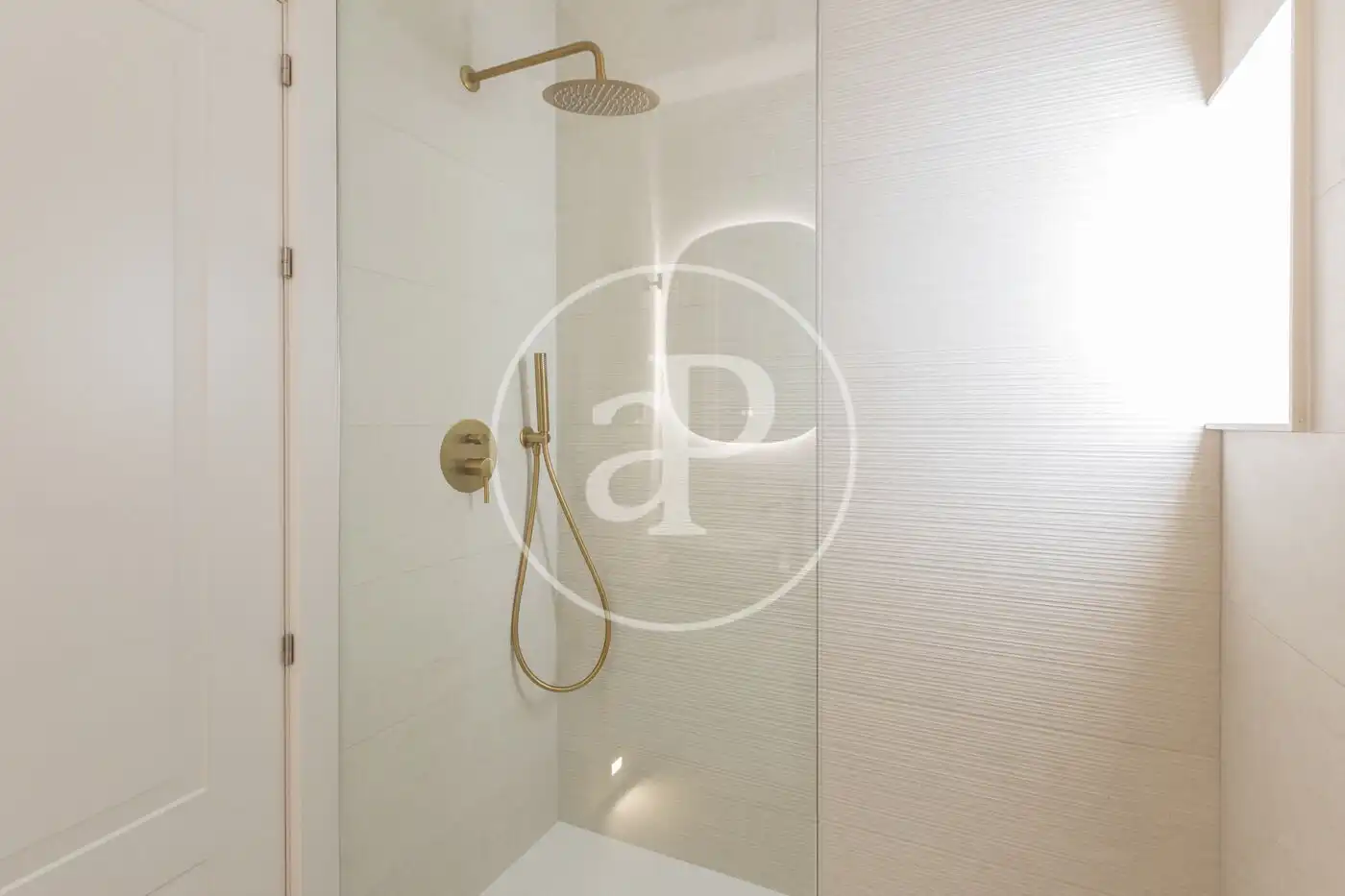 Baño de Piso en venta en Madrid con Aire acondicionado, Calefacción y Terraza