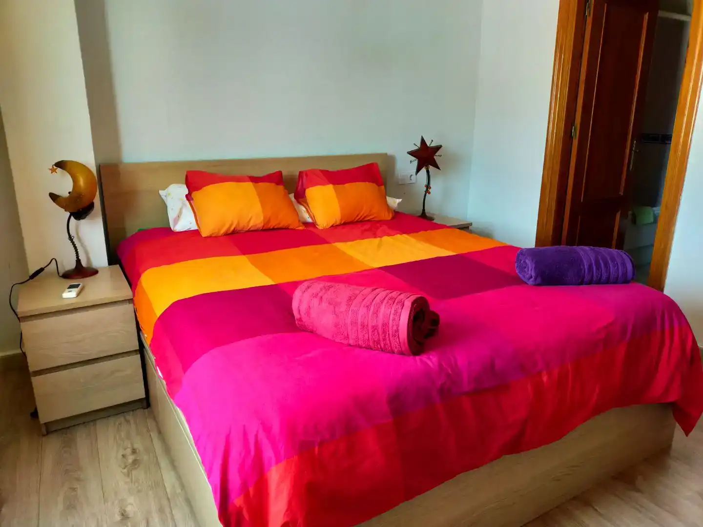 Schlafzimmer von Dachboden zum Verkauf in Almuñécar mit Klimaanlage, Abstellraum und Möbliert