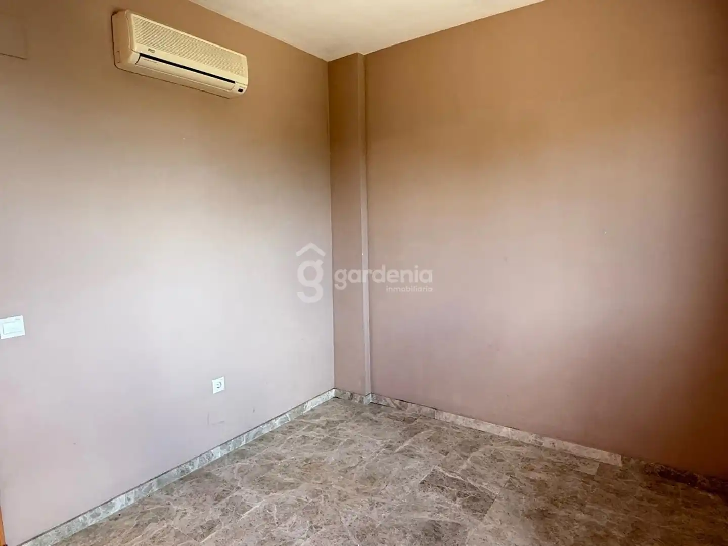 Casa adosada en venta en Castilleja de la Cuesta con Aire acondicionado y Terraza