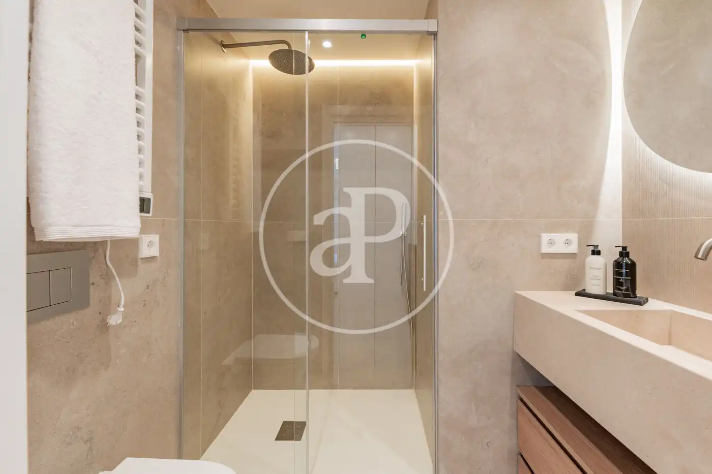 Baño de Piso en venta en Madrid con Aire acondicionado y Calefacción