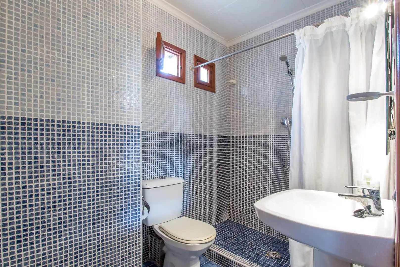 Buildings for sale in Mula