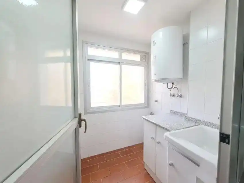 Bany de Apartament en venda en Rincón de la Victoria amb Terrassa, Balcó i Piscina comunitària
