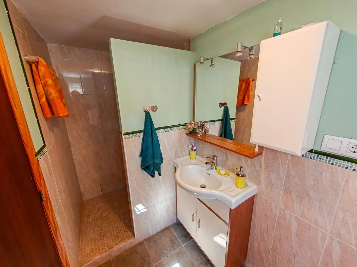 Bathroom of Houses for sale in Yátova  with Private garden, Terrace and Storage room