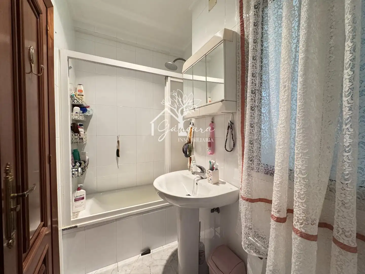 Baño de Piso en venta en Ferrol con Calefacción, Terraza y Trastero