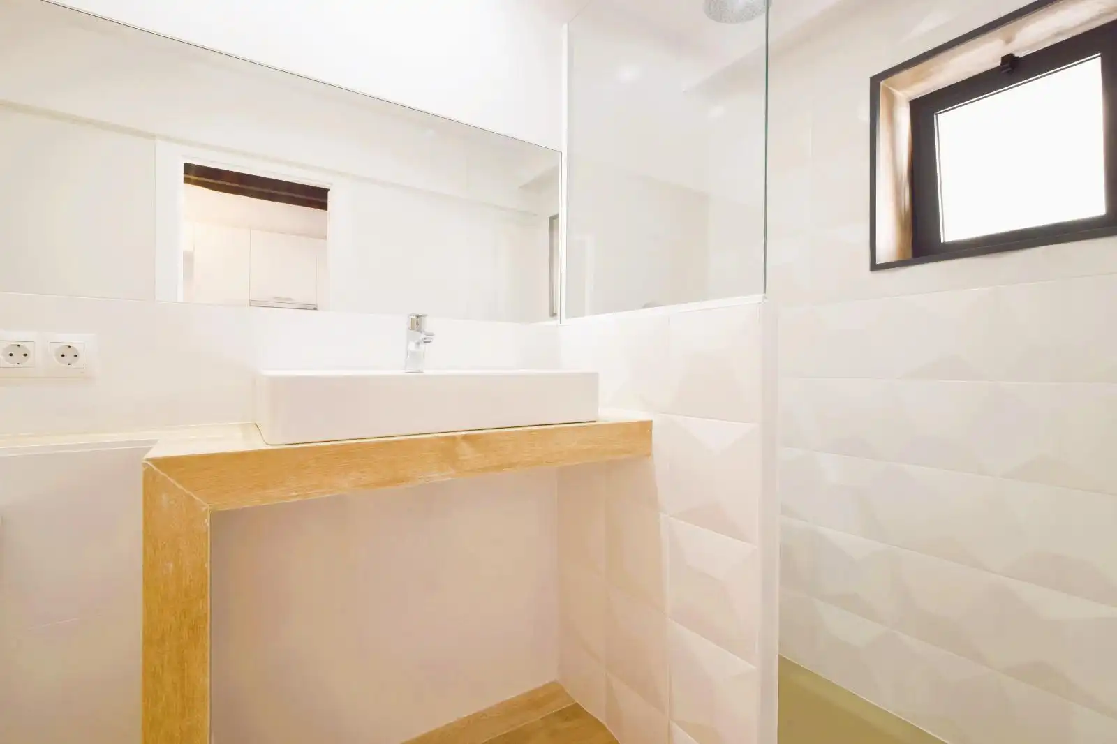 Bathroom of Flat for sale in Vilanova i la Geltrú  with Heating and Parquet flooring
