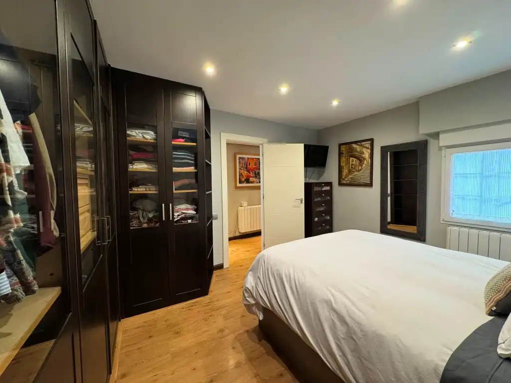 Habitación de Piso en venta en Gijón  con Calefacción, Parquet y Horno