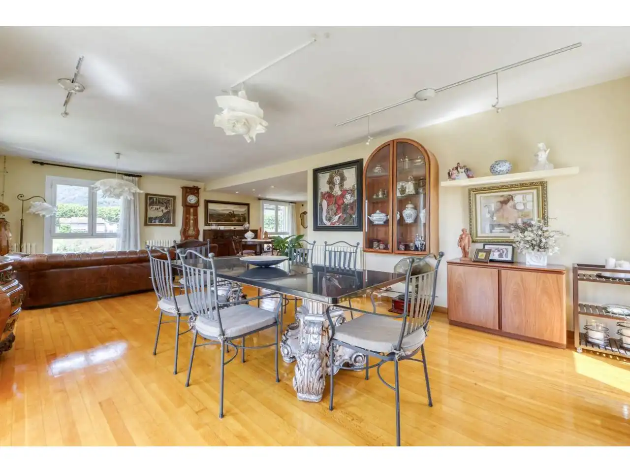 Comedor de Casa o chalet en venta en La Vall d'en Bas con Calefacción, Jardín privado y Parquet