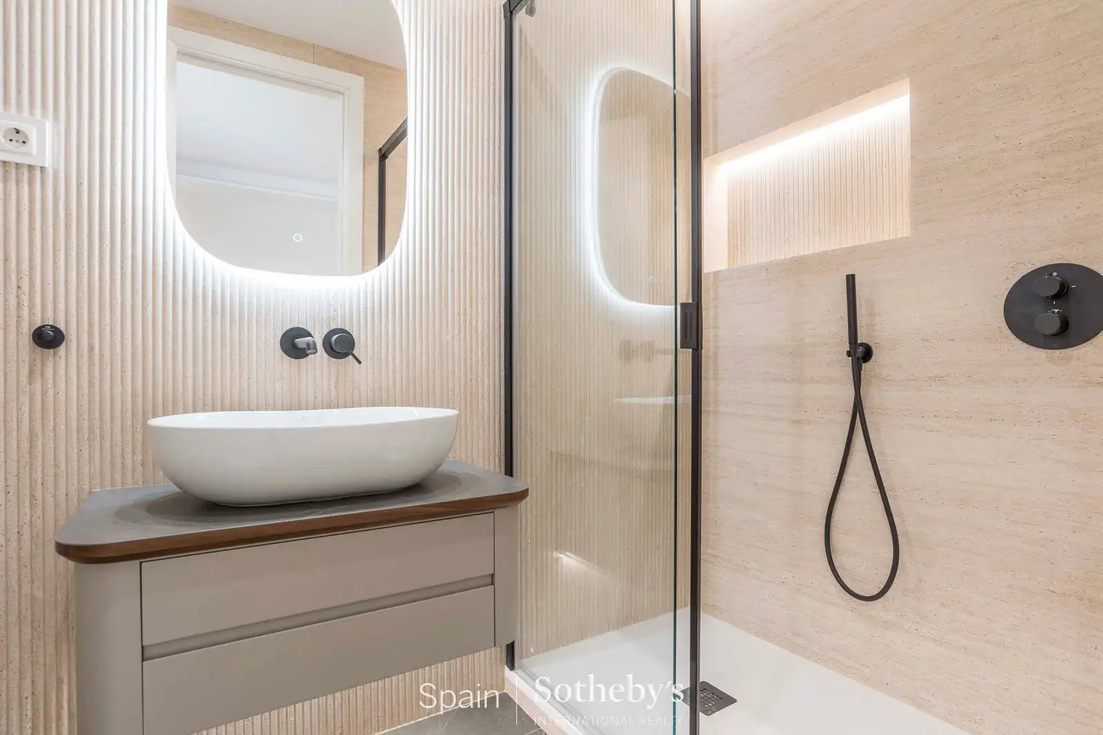 Bany de Apartament en venda en Madrid amb Aire condicionat i Calefacció