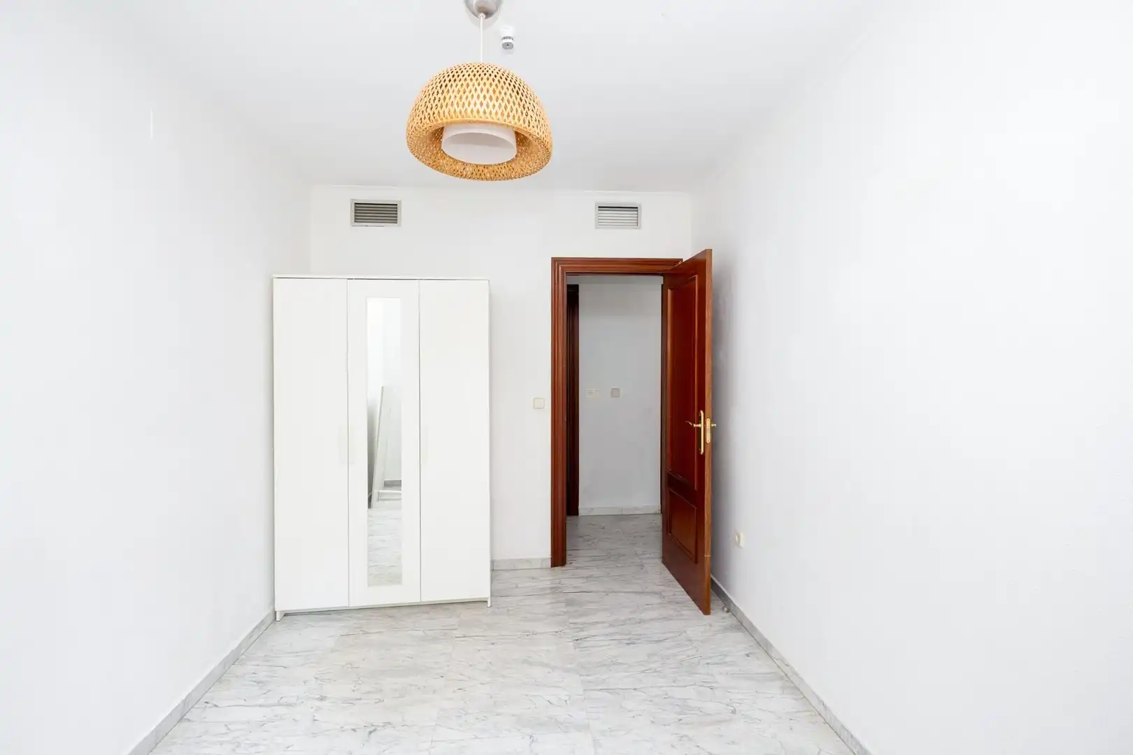 Pis en venda en Granada amb Calefacció, Jardí privat i Piscina comunitària