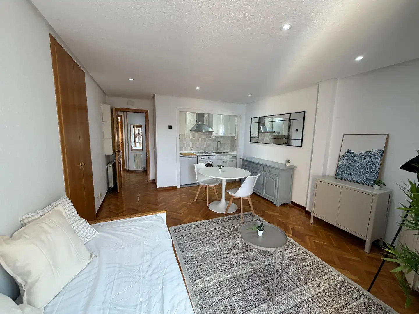Schlafzimmer von Wohnung zur Miete in Madrid mit Klimaanlage, Heizung und Parkett