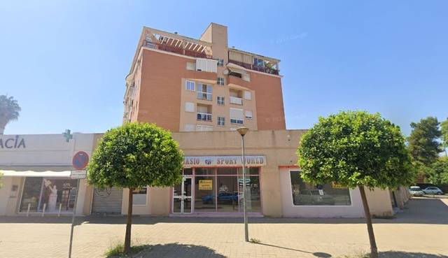 Local comercial en Venta en Calle Milano Plomizo, 3 en Urbadiez - Entrepuentes