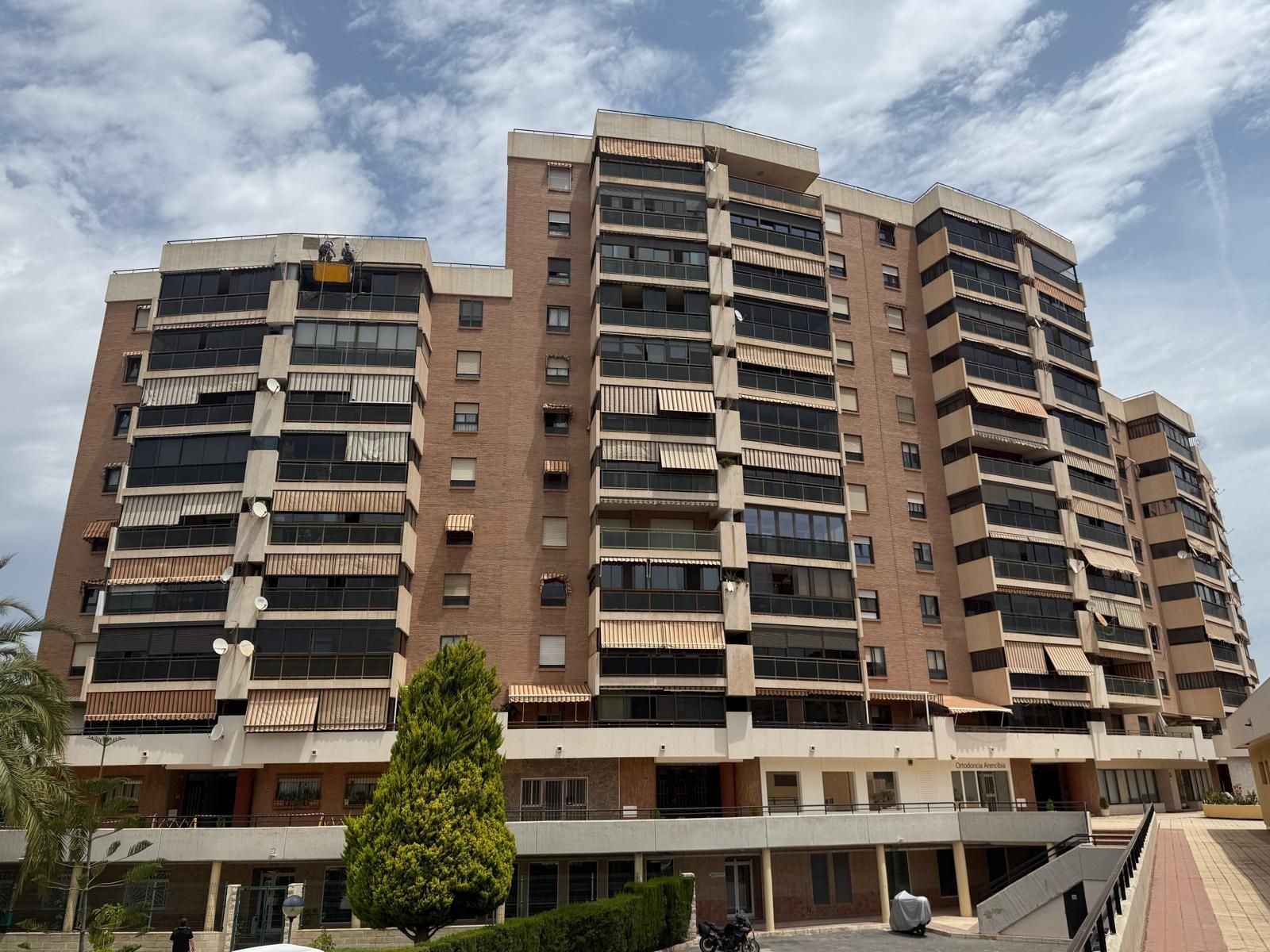 Vista exterior de Pis en venda en Alicante / Alacant amb Traster i Piscina comunitària