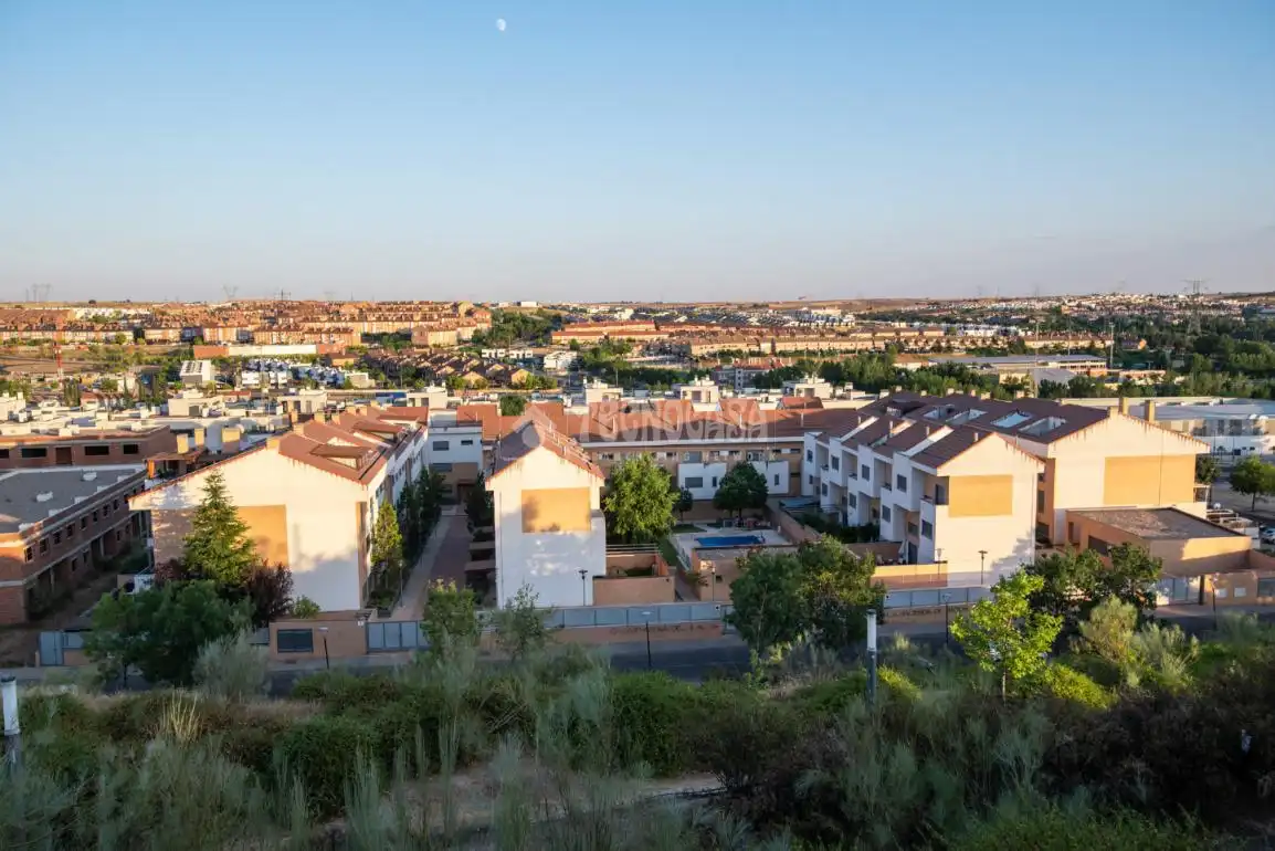 Außenansicht von Wohnung zum Verkauf in Arroyomolinos (Madrid) mit Heizung und Abstellraum