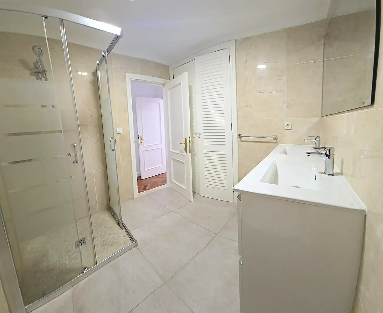 Baño de Piso de alquiler en Las Palmas de Gran Canaria con Parquet, Horno y Lavadora