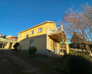 Vista exterior de Casa o xalet en venda en Cangas  amb Moblat