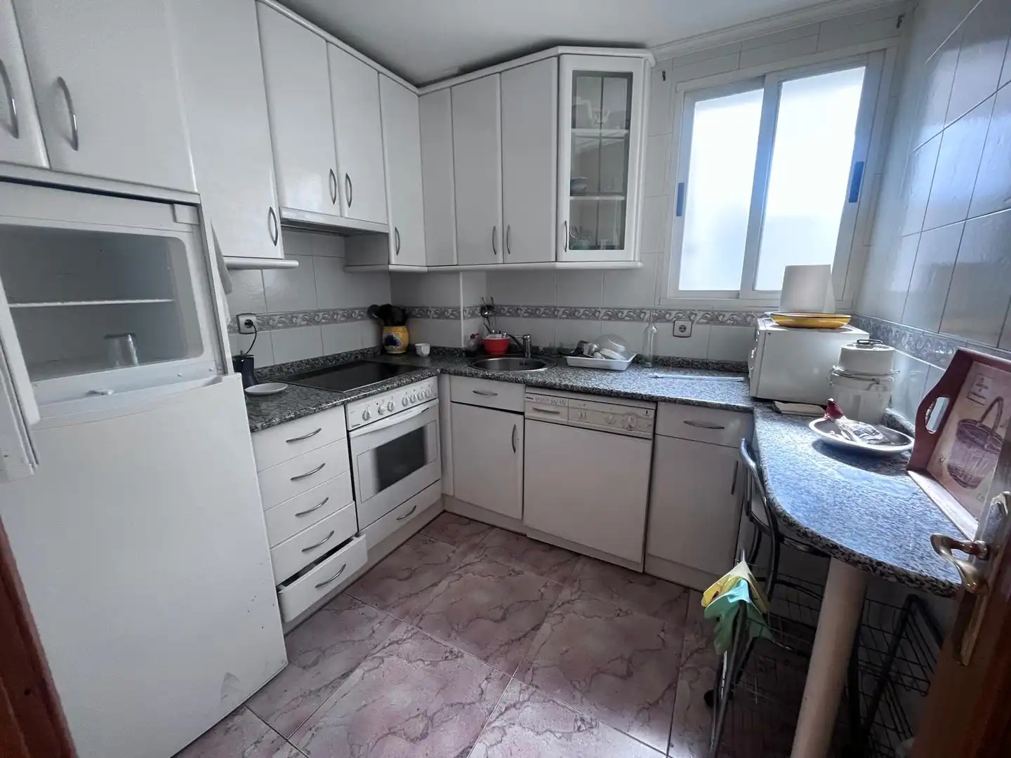 Cuina de Apartament de lloguer en Burgos amb Moblat