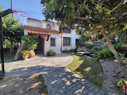 Jardí de Casa o xalet en venda en Cerdanyola del Vallès amb Aire condicionat, Calefacció i Jardí privat